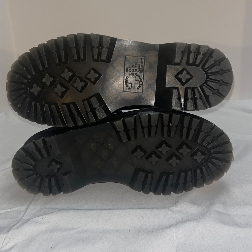 Dr. Martens Ladies Black Devon Platform Boot Size 9 - Picture 4 of 7